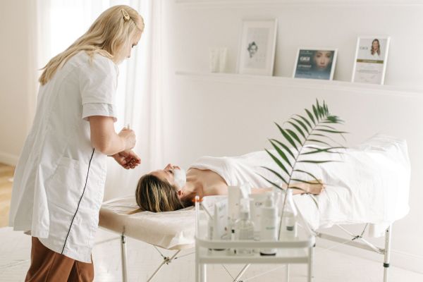 Top instituts de beauté à Saint-Jean-de-Thurigneux pour votre bien-être